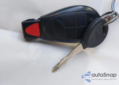 2010 Dodge Ram 1500 Slt/Sport/Trx z USA, uszkodzony, nr VIN 1D7RV1CTXAS129301